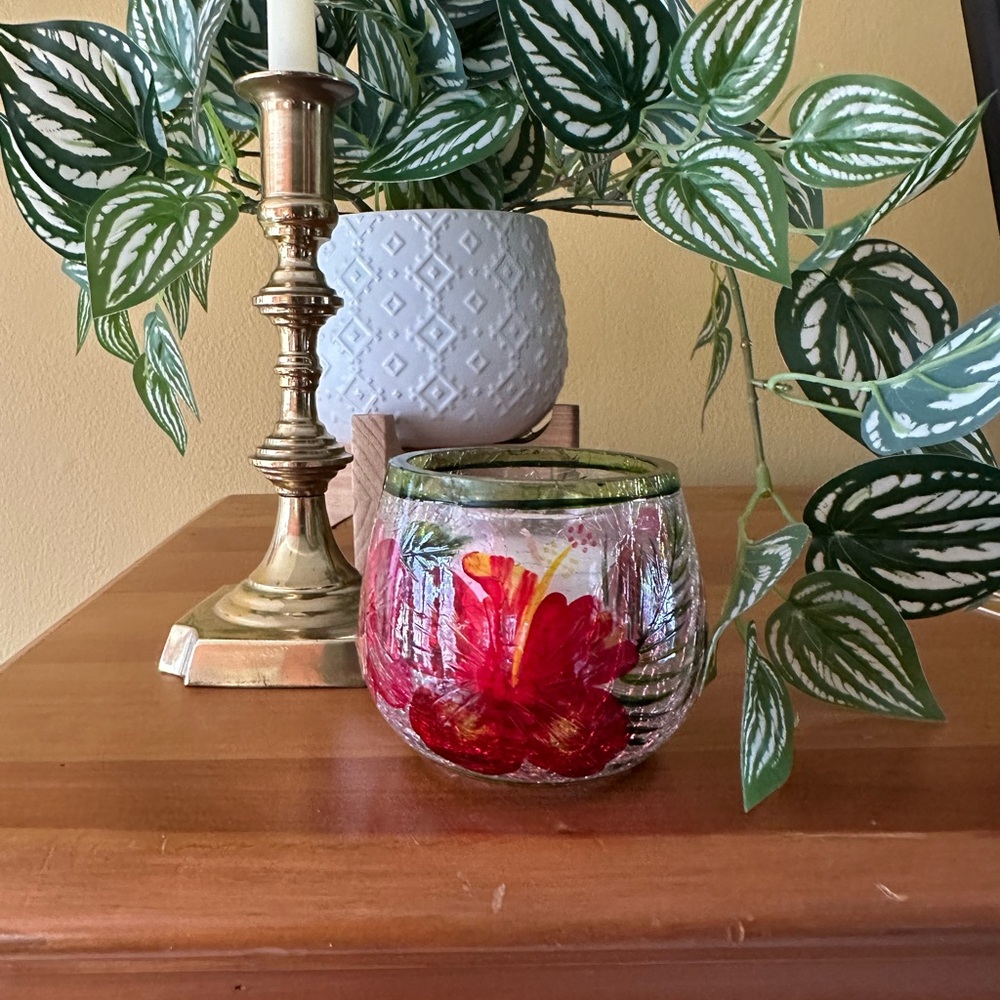 Yankee Candle Hibiscus Roly Poly Holder with Red and Green Accents